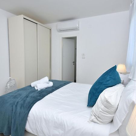 Ariston Luxury Garden Apartment With A Pool Tyberiada Zewnętrze zdjęcie