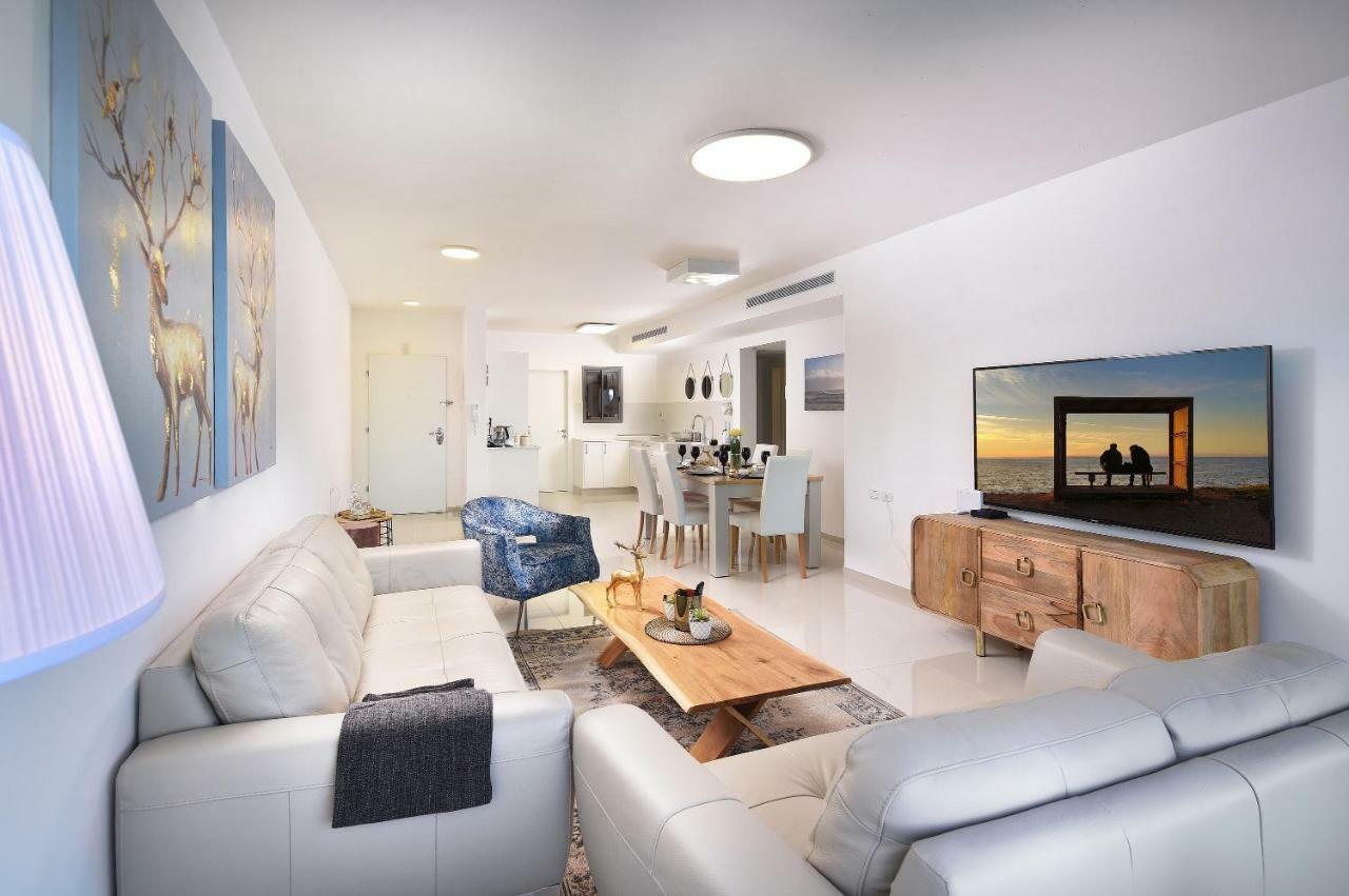 Ariston Luxury Garden Apartment With A Pool Tyberiada Zewnętrze zdjęcie